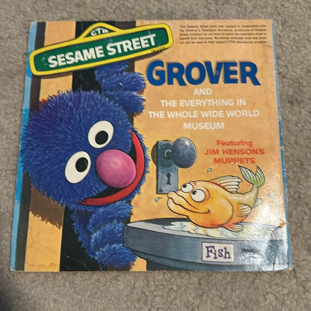 Vintage 1974 Sesame Street Grover Everything Whole Wide World Museum Book HTF